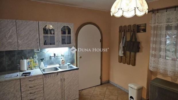 Lajoskom�romi 68 nm-es h�z elad�