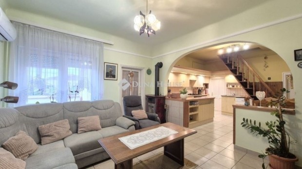 Lajosmizsei elad� 172 nm-es h�z