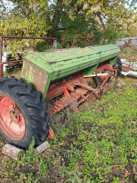 Lajta vetgp fggesztett