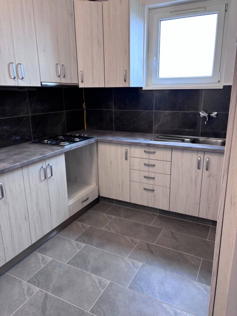 Lak�s elad� a Szentp�teri kapuban, 53 m2
