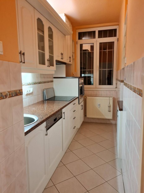 Lak�s kiad� J�zsef Attila lak�telep