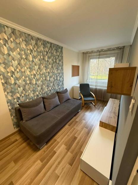 Lak�s kiad�, Debrecen Arany J�nos t�r