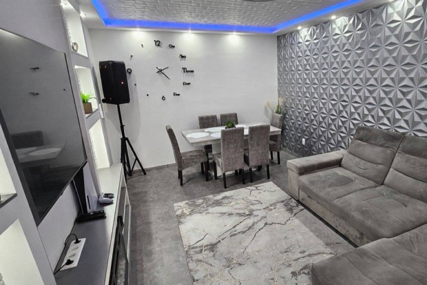 Lak�skulcs-Home Kft