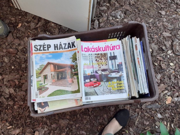 Lakáskultúra, Szép házak, Balkon újságok