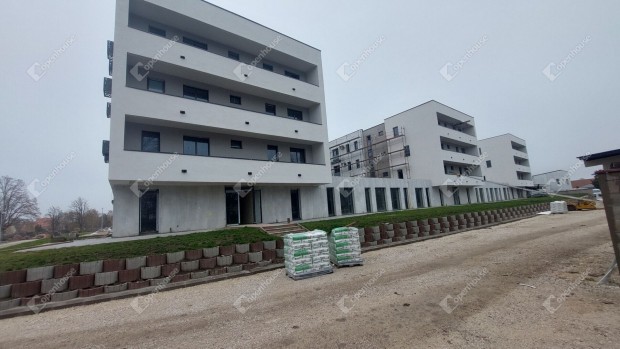 Lak�sok Kom�romban  rugalmas kialak�t�s, modern m�szaki alapok