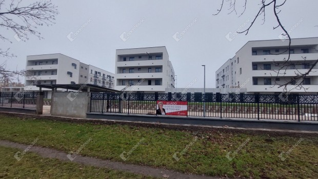 Lak�sok Kom�romban  rugalmas kialak�t�s, modern m�szaki alapok