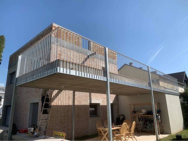 Lakatos/F�mipari szakember �ll�s