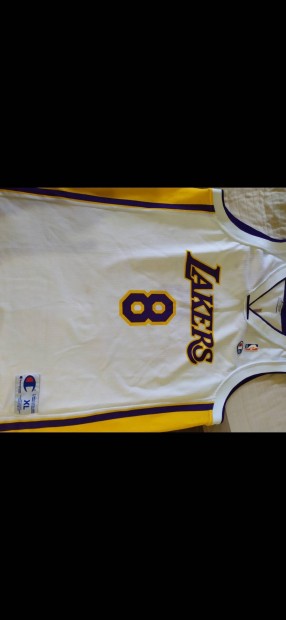 Lakers mez #8