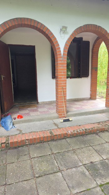 Lakhat� Tanya Elad�