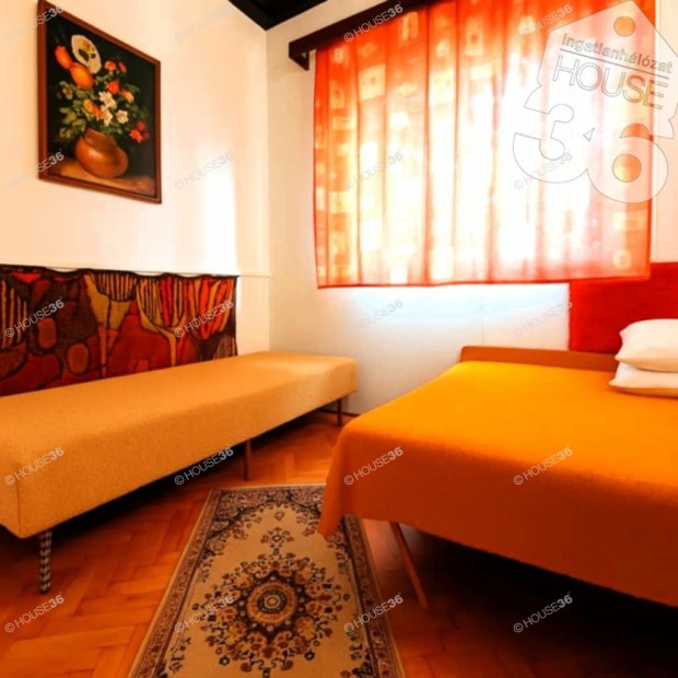 Lakitelek-T�serd�n elad� f�thet� h�tv�gi h�z lak�ingatlannak is!