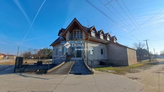 Lakiteleken elad� t�bb c�lra hasznos�that� h�z