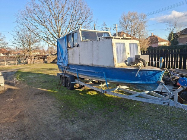 Lak� - Horg�szhaj�