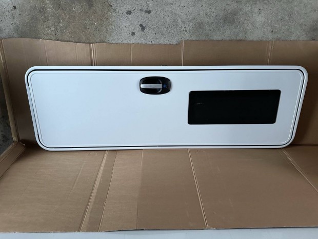 Lak�aut� lak�kocsi ajt�