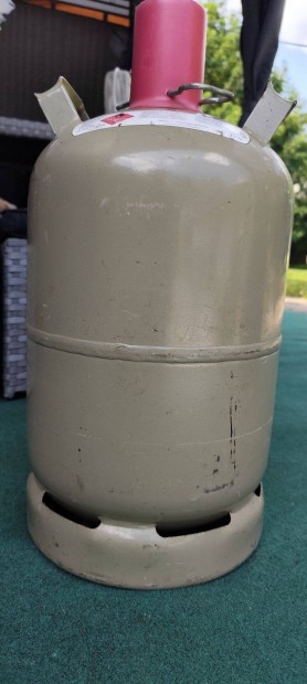 Lakóbuszból német tip. gázpalack propánnal töltlve 11 kg