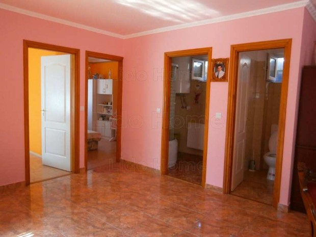 Lak�h�z, Balatont�l 5 Km-re elad�!