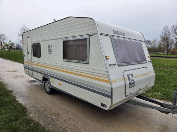 Lak�kocsi 1300kg, sz�p, �jszer� �llapot, ig�ny eset�n m�szakival