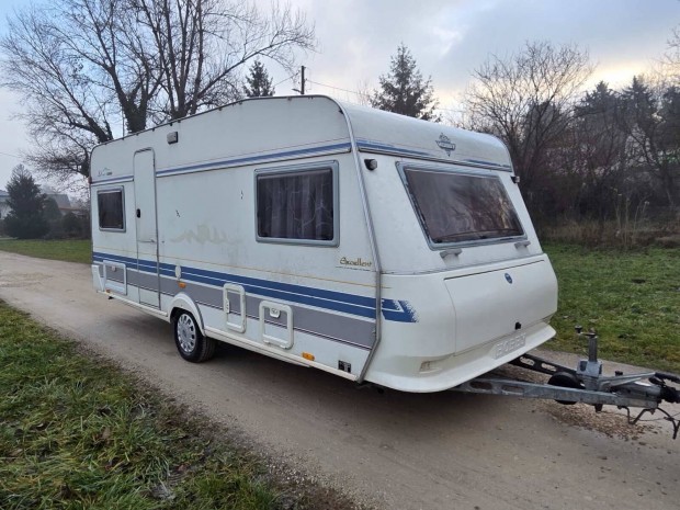 Lak�kocsi 2 �v friss magyar m�szakival, 1350 kg, 1999-es �vj�rat