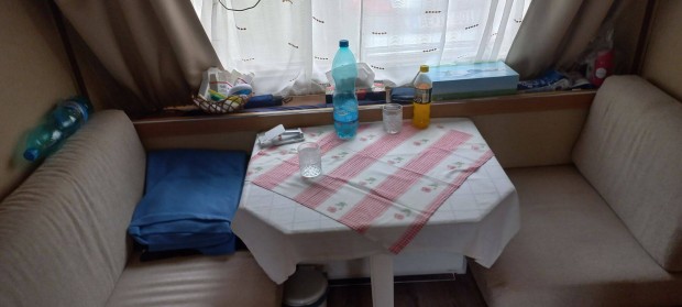 Lakkocsi 3 szemlyes,klms