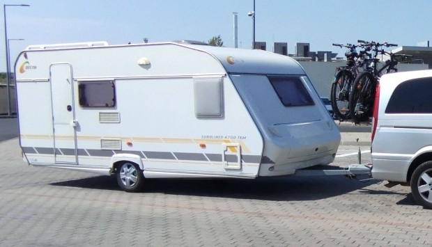 Lak�kocsi 6 szem�lyes