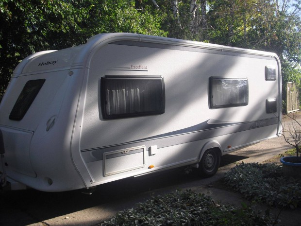 Lakokocsi Hobby prémium 560