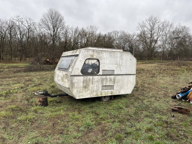 Lakkocsi Lisz Pannnia 270 cm 