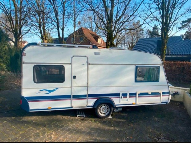 Lakkocsi - Wilk Stern 490