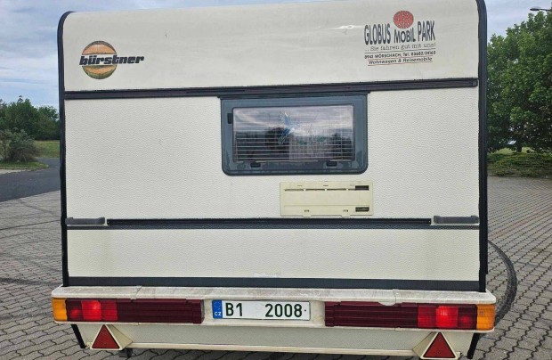 Lakkocsi elad