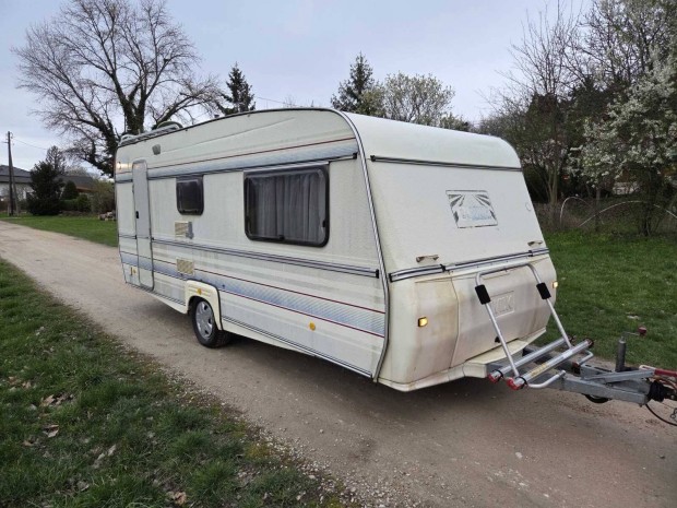 Lak�kocsi el�s�torral, biciklitart�val, j� �llapot, papirozhat�