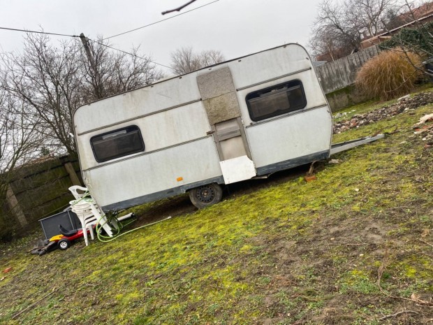 Lak�kocsi haszn�lt