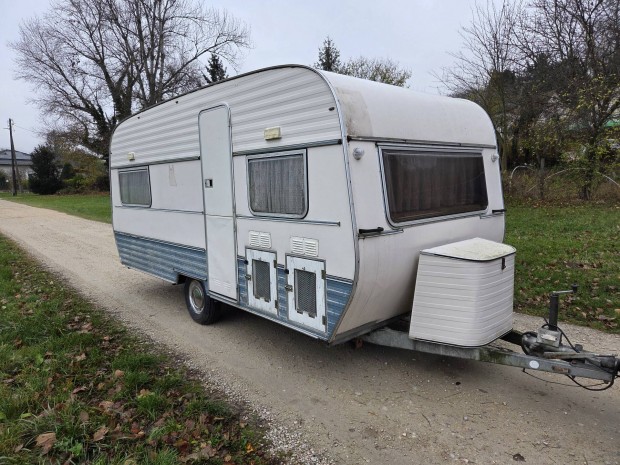 Lakkocsi j llapotban a szllts megoldhat