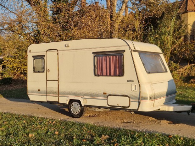 Lakkocsi j llapotban a szllts megoldhat