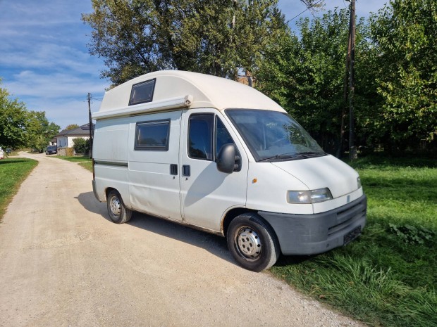 Lakókocsi lakóautó jó motor-váltó a szállítás megoldhato