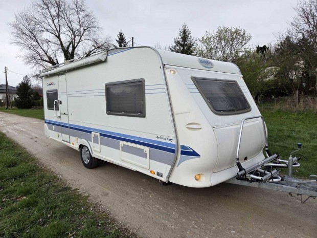 Lak�kocsi nagyon sz�p, �jszer� �llapot� el�s�torral �s omnistorral