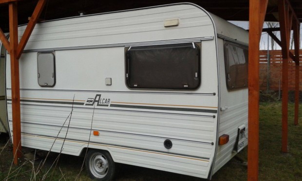 Lakkocsi teleptsre elad