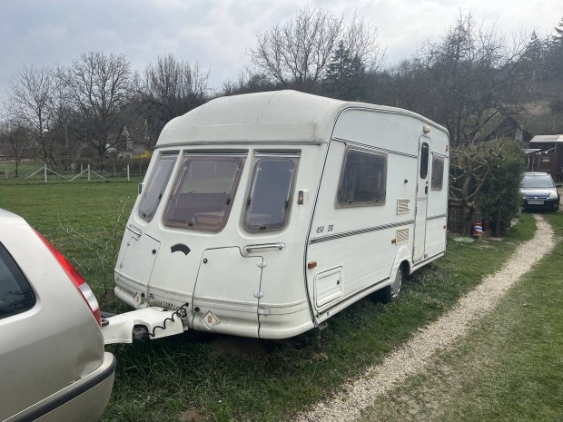 Lak�kocsi tusol�s wc-s