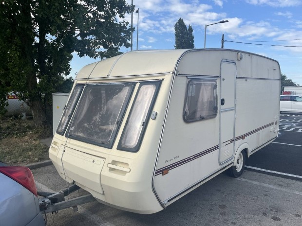Lakkocsi tusols wc-s