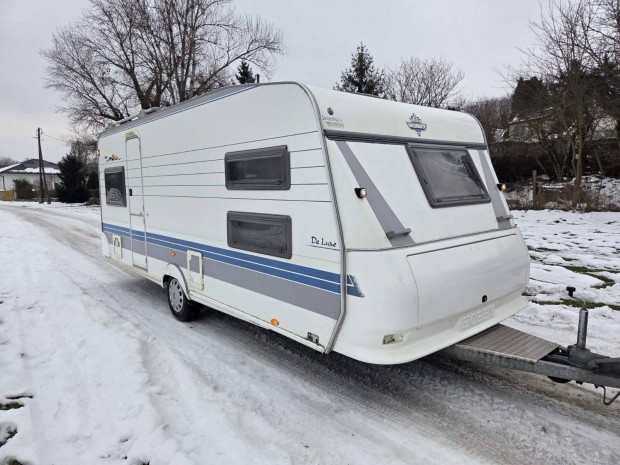 Lak�kocsi,�jszer� �llapotban, 2002-es �vj�rat, 2 �v m�szakival