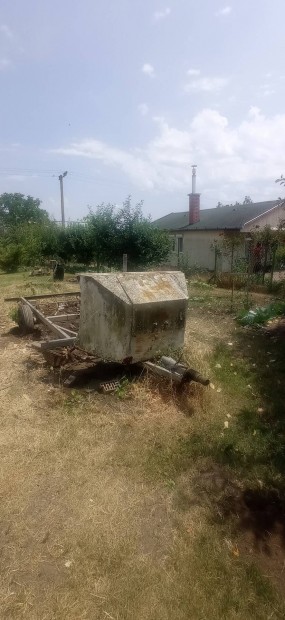 Lakkocsi vaz elad