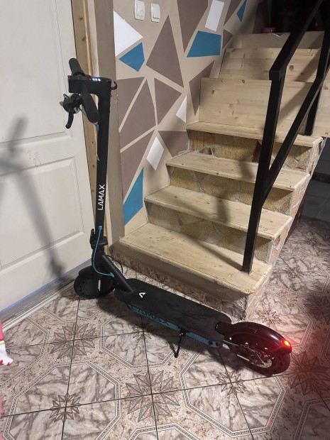 Lamax elektromos roller