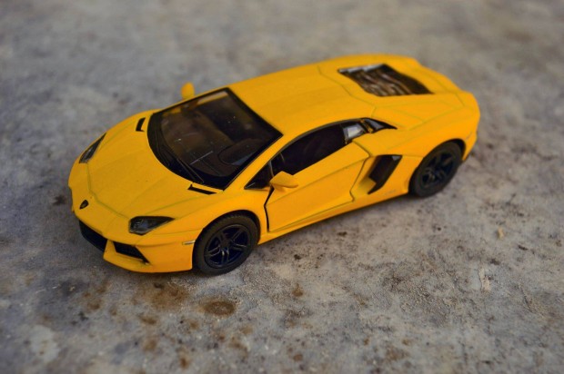 Lamborghini Aventador Kinksmart