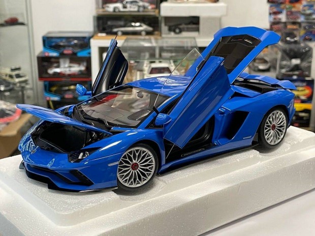 Lamborghini Aventador S 2017 1:18 1/18 Autoart 79134