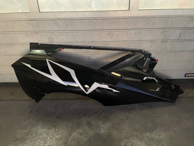 Lamborghini Aventador jobb hátsó sárvédő 470 854 960 D