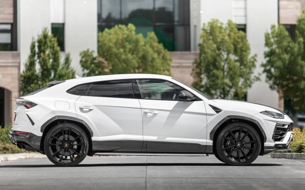 Lamborghini Urus Brutt r Full-Carbon Head-UP...