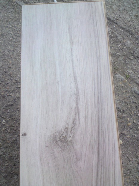 Laminált parketta 4 m2