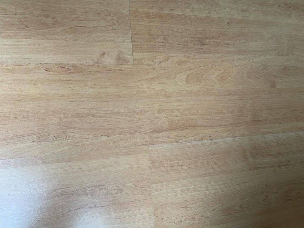 Laminált parketta eladó