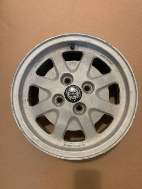 Lancia Beta Coupe alufelni szett 5,5x14 coll eredeti, kupakokkal 4x98