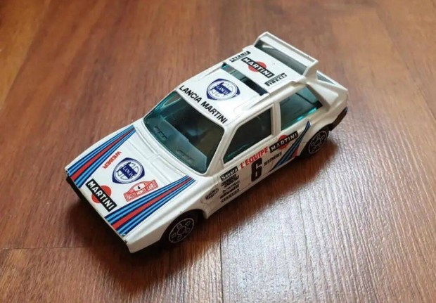 Lancia DELTA S4 Bburago 1:43 az 1980-as vekbl