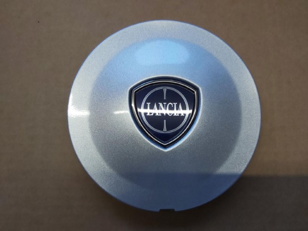 Lancia Delta gyári új, felni közép kupak 735557167