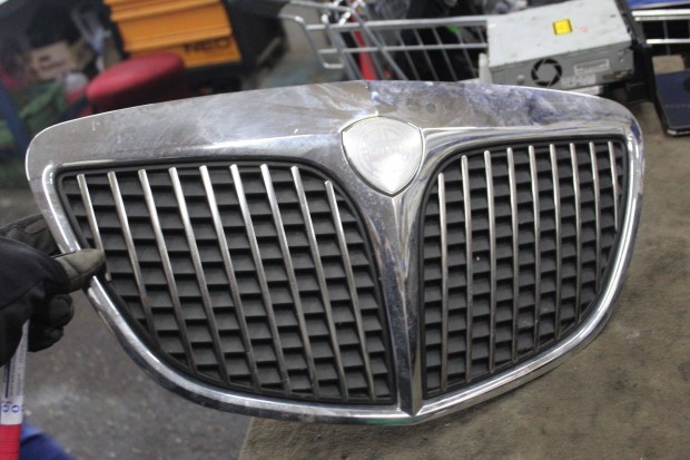 Lancia Musa 2004-2012 hűtőrács 735349457