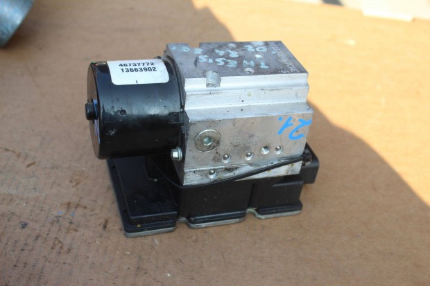 Lancia Thesis 2002-2007 2.4 ABS kocka 46737772 (21)